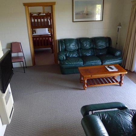 Willaway Motel Apartments Ulverstone Esterno foto