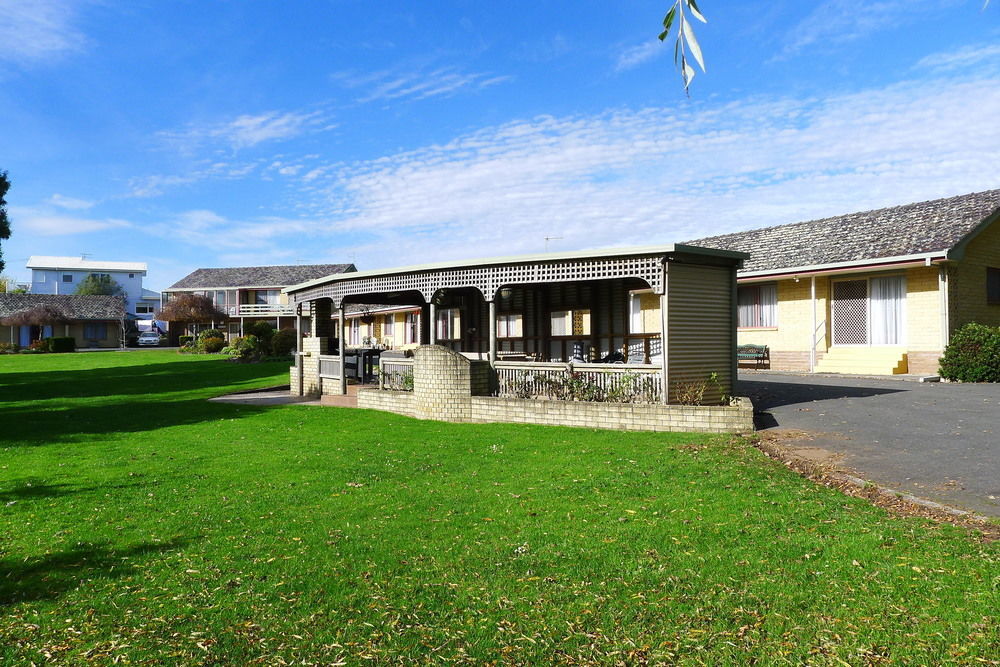 Willaway Motel Apartments Ulverstone Esterno foto