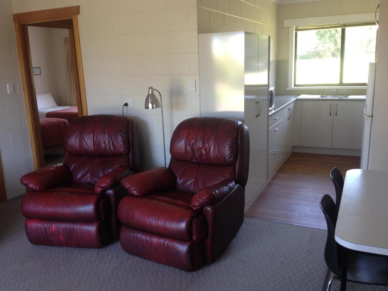 Willaway Motel Apartments Ulverstone Esterno foto