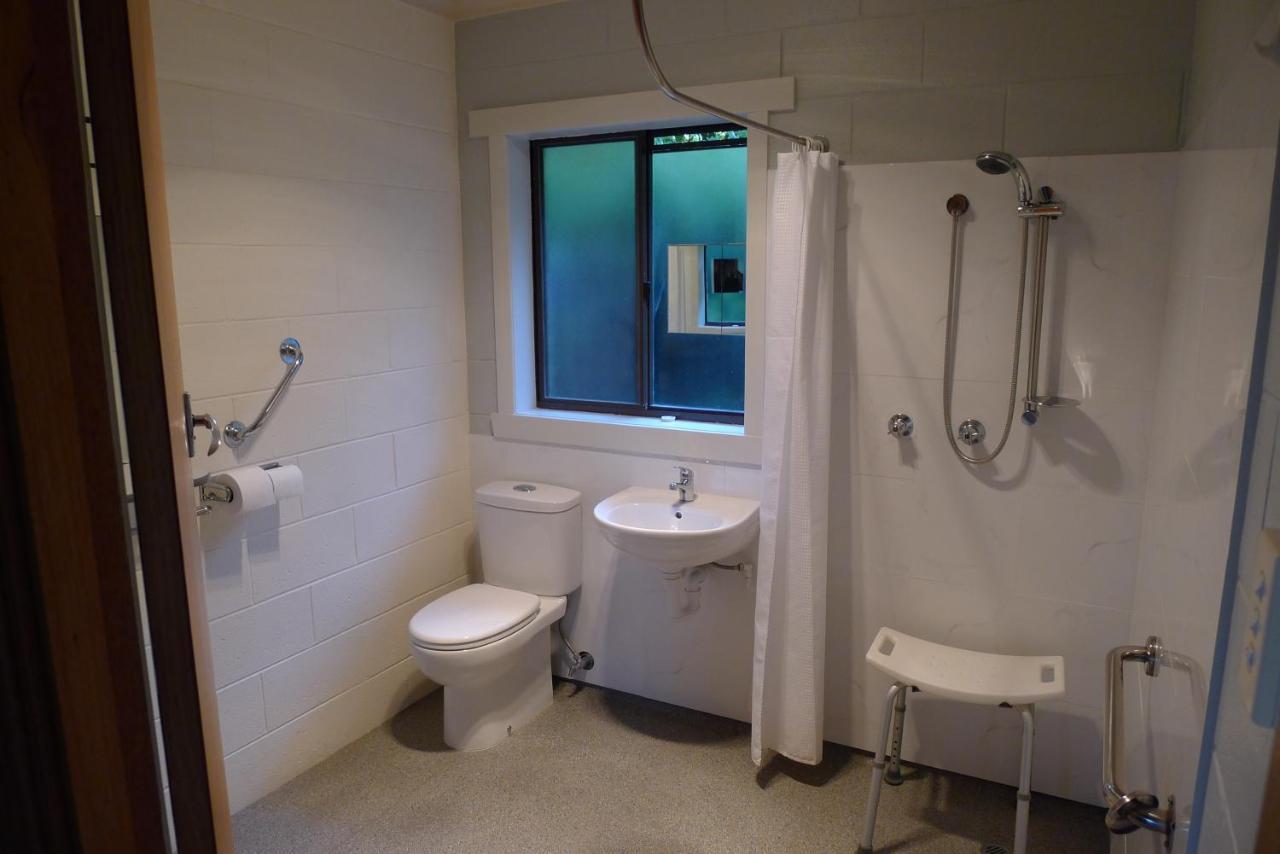 Willaway Motel Apartments Ulverstone Esterno foto