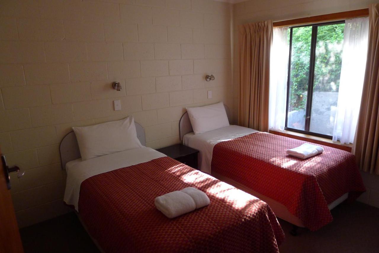 Willaway Motel Apartments Ulverstone Esterno foto